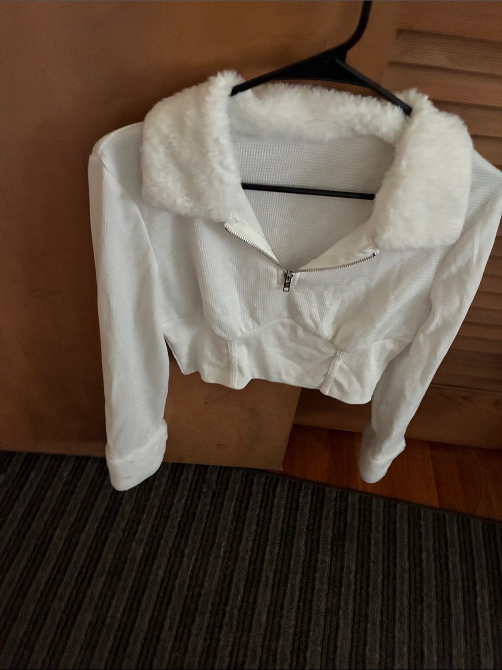 SHEIN White Cropped Teddy Collar Jacket